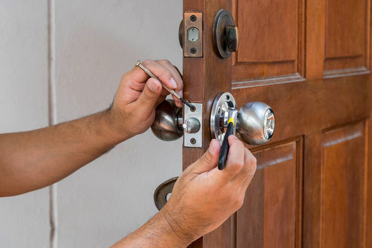 Locksmith Tools for Professional Lock Repair & Maintenance in Phoenix
